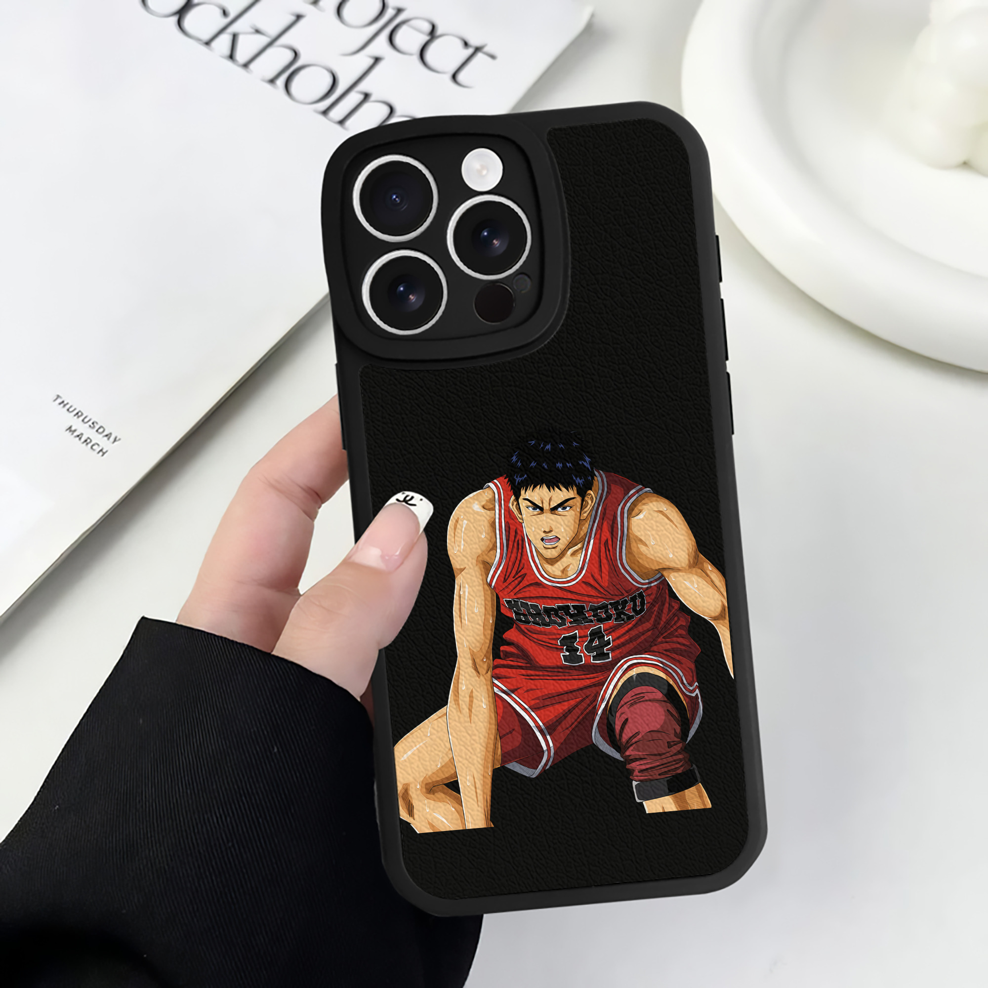 （画像用） SLAM DUNK／スラムダンク 【iPhone 16シリーズ対応】シリコンスマホケース（レザー調） 材質：シリコン